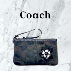 Coach Poppy Wristlet